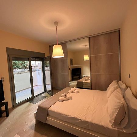 Las Vergas - Enjoy Our Swimming Pool In Kalamata, Greece Экстерьер фото